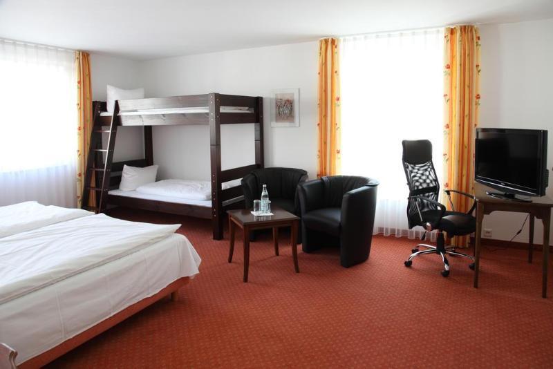 Lobinger Hotel Weisses Ross Лангенау Экстерьер фото